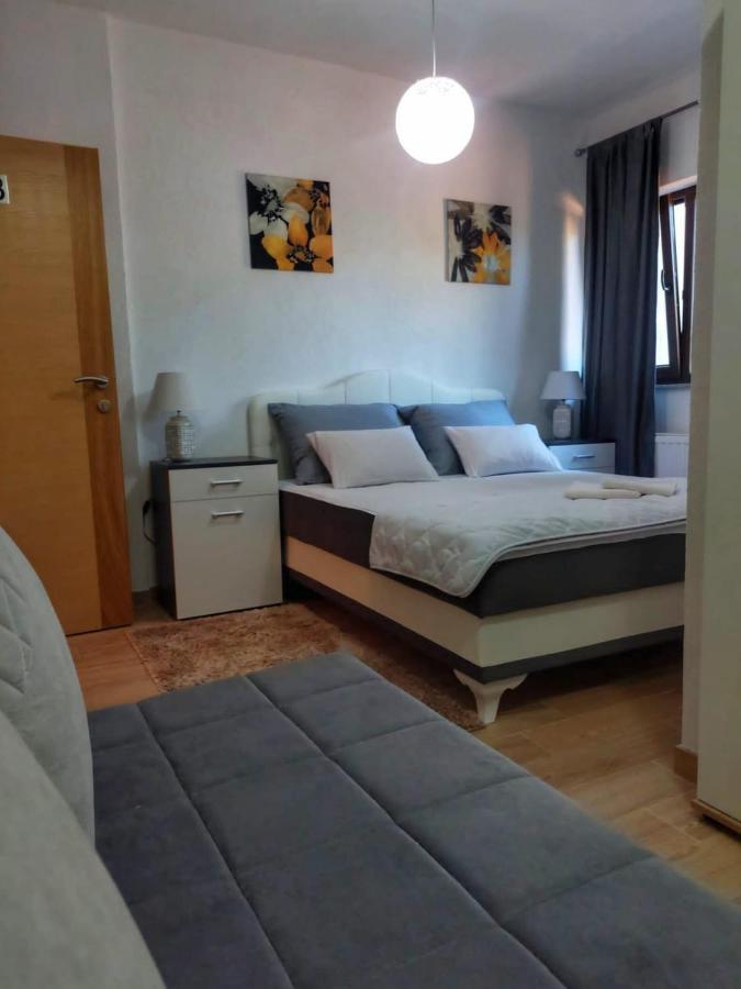 Vacation Home Keskic Velika Gata Buitenkant foto