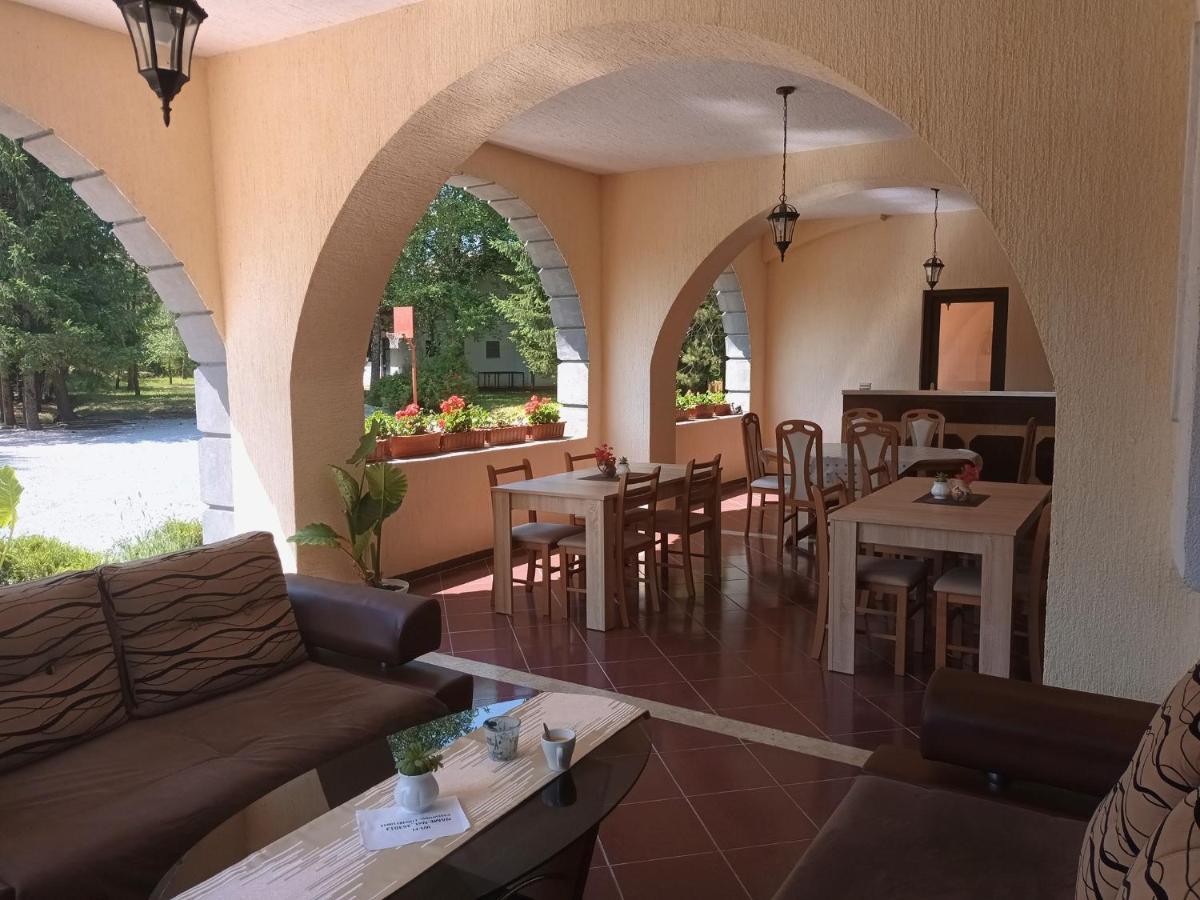 Vacation Home Keskic Velika Gata Buitenkant foto