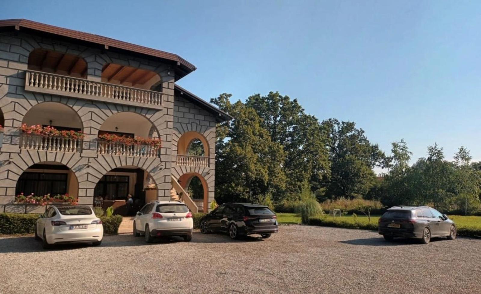 Vacation Home Keskic Velika Gata Buitenkant foto